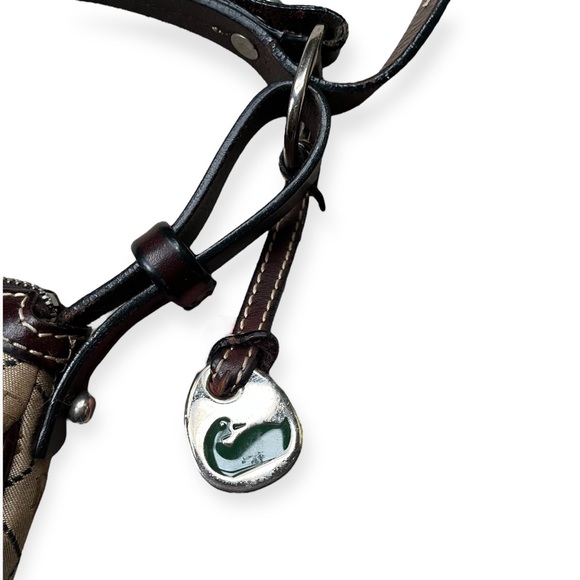 Dooney & Bourke Tan & Brown Signature Logo Maxi Quilt Baguette Shoulder Bag - Picture 6 of 15